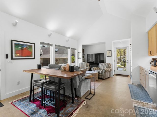 60 W Morgan Street, Brevard, NC 28712