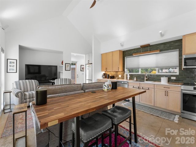 60 W Morgan Street, Brevard, NC 28712