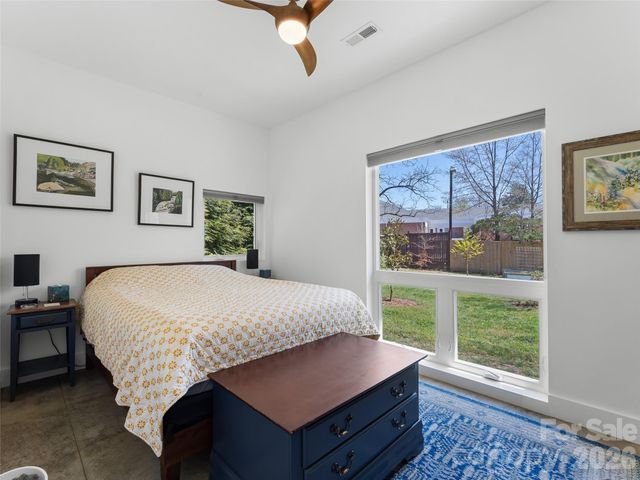 60 W Morgan Street, Brevard, NC 28712