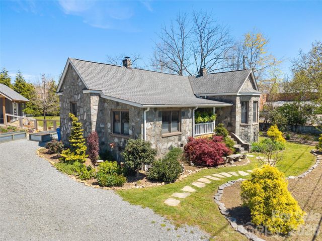 60 W Morgan Street, Brevard, NC 28712