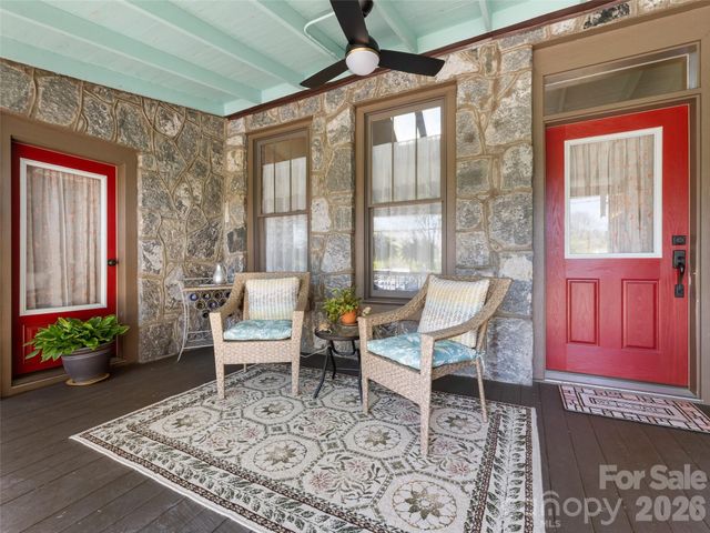 60 W Morgan Street, Brevard, NC 28712