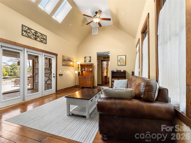 60 W Morgan Street, Brevard, NC 28712