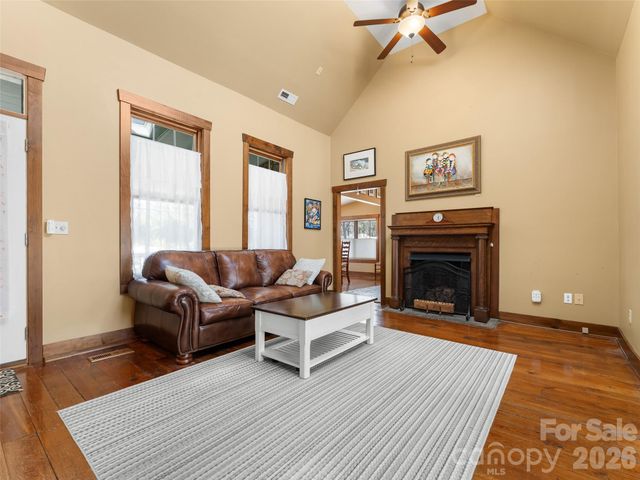 60 W Morgan Street, Brevard, NC 28712