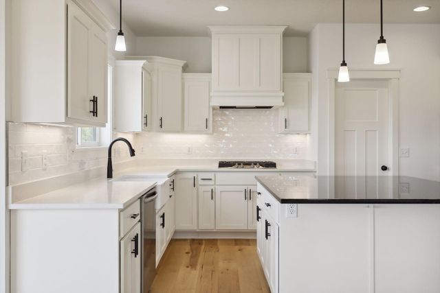 6534 157th Street, Savage, MN 55378