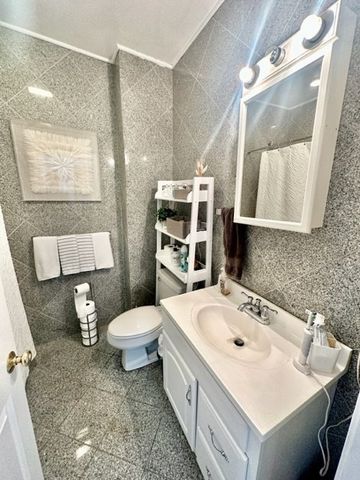 111 Salem 2, Boston, MA 02113
