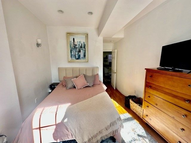 111 Salem 2, Boston, MA 02113