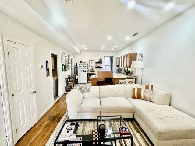 111 Salem 2, Boston, MA 02113