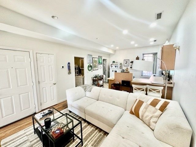 111 Salem 2, Boston, MA 02113