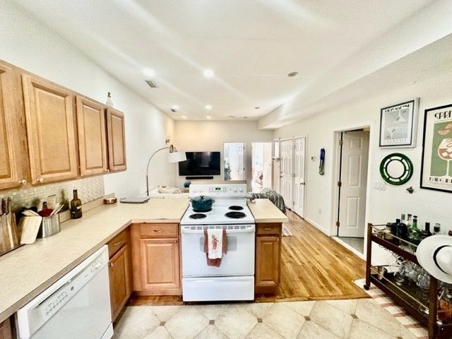 111 Salem 2, Boston, MA 02113