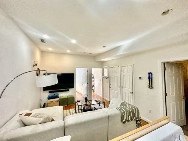 111 Salem 2, Boston, MA 02113