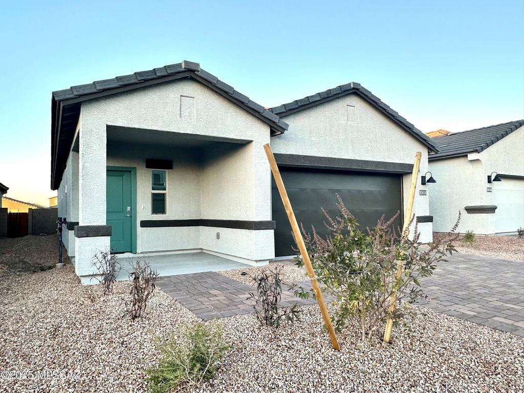 10454 W Thetford Lane, Marana, AZ 85653