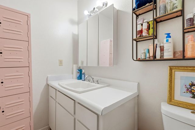 2301 N 10th Avenue, Hanford, CA 93230