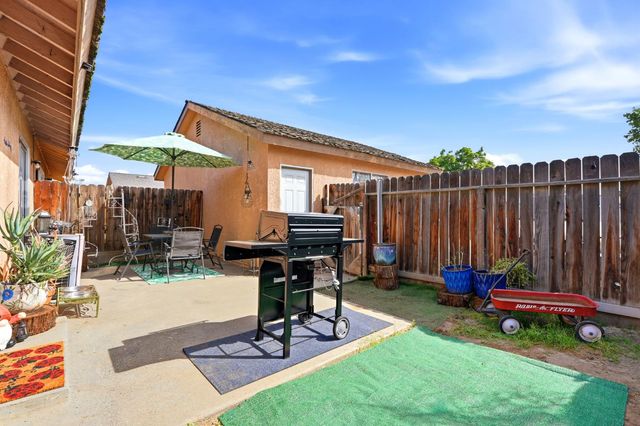 2301 N 10th Avenue, Hanford, CA 93230