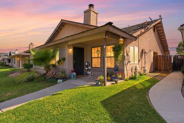 2301 N 10th Avenue, Hanford, CA 93230