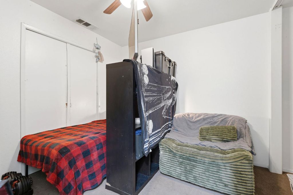 Image 15 of property listing at 2301 N 10th Avenue, Hanford, CA 93230