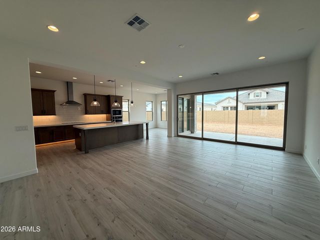 2514 E PRESTON Street, Mesa, AZ 85213