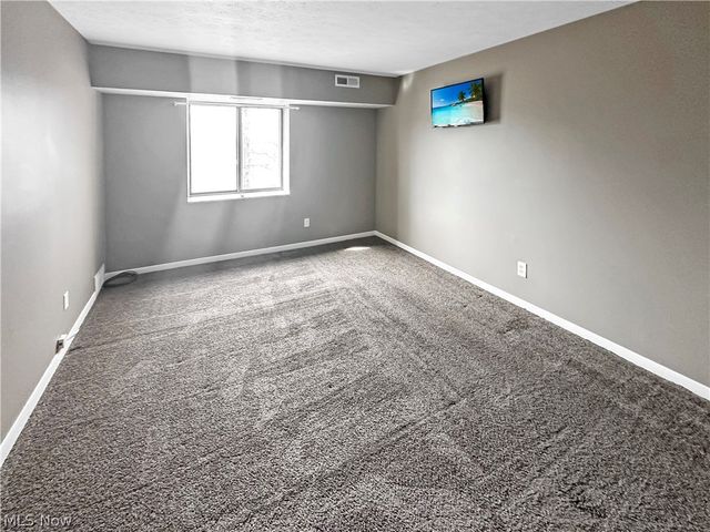 9640 Cove Drive A-36, North Royalton, OH 44133