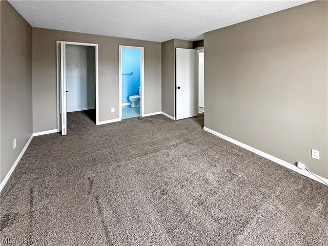 9640 Cove Drive A-36, North Royalton, OH 44133