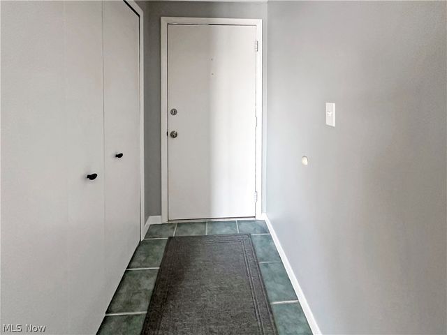 9640 Cove Drive A-36, North Royalton, OH 44133