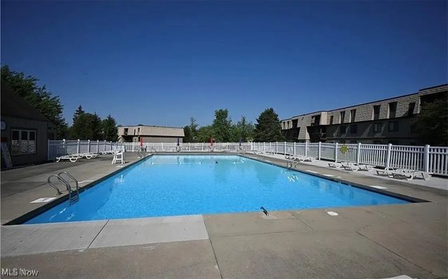 9640 Cove Drive A-36, North Royalton, OH 44133