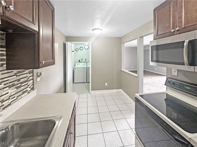 9640 Cove Drive A-36, North Royalton, OH 44133