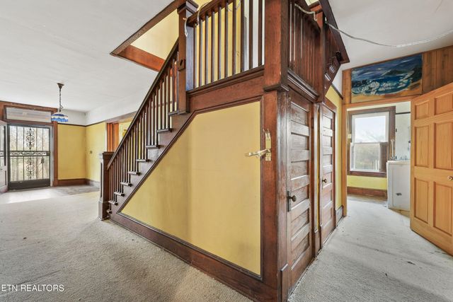 1305 Big Springs Rd, Maryville, TN 37801