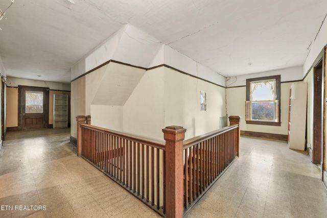 1305 Big Springs Rd, Maryville, TN 37801