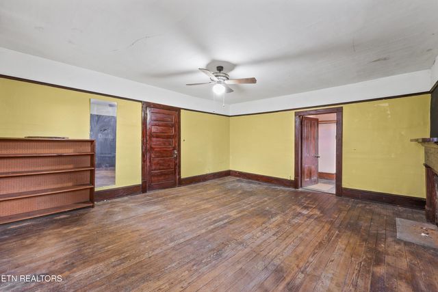 1305 Big Springs Rd, Maryville, TN 37801