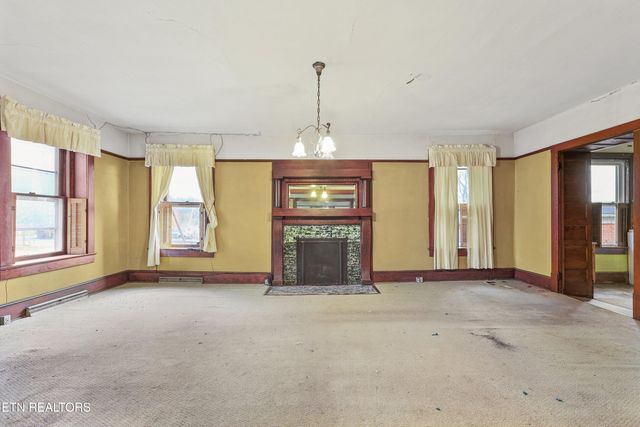 1305 Big Springs Rd, Maryville, TN 37801