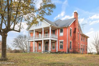 1305 Big Springs Rd, Maryville, TN 37801