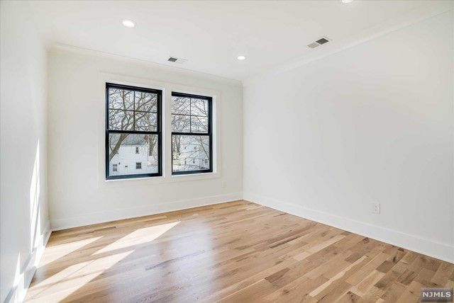 3-05 32nd Street, Fair Lawn, NJ 07410