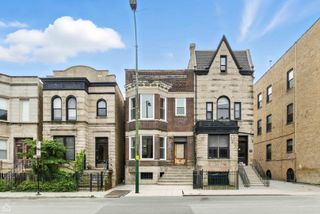 909 W Addison Street 2, Chicago, IL 60613