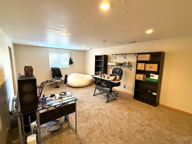 37 Verdosa Dr, Pueblo, CO 81005