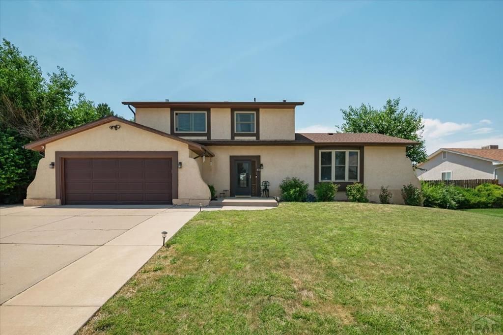 37 Verdosa Dr, Pueblo, CO 81005