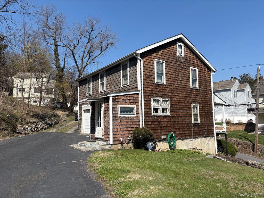 77 Cleveland Street, Valhalla, NY 10595