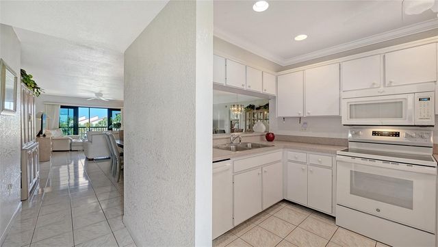 6234 MIDNIGHT PASS ROAD 307, Sarasota, FL 34242