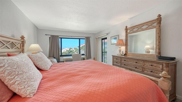 6234 MIDNIGHT PASS ROAD 307, Sarasota, FL 34242