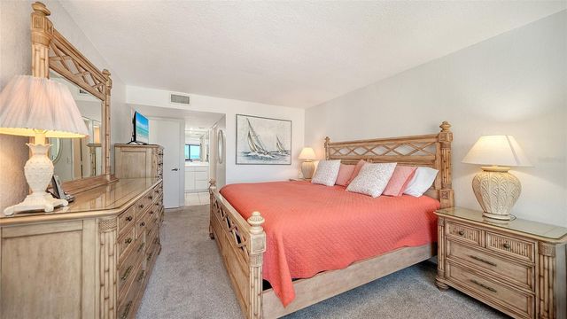 6234 MIDNIGHT PASS ROAD 307, Sarasota, FL 34242