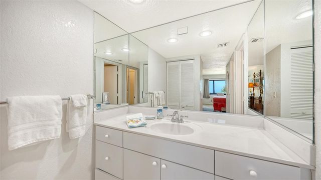 6234 MIDNIGHT PASS ROAD 307, Sarasota, FL 34242