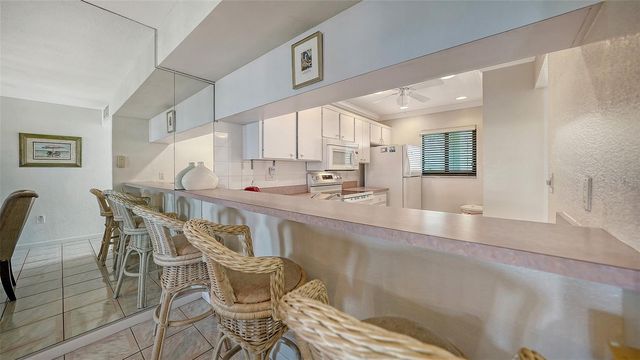 6234 MIDNIGHT PASS ROAD 307, Sarasota, FL 34242