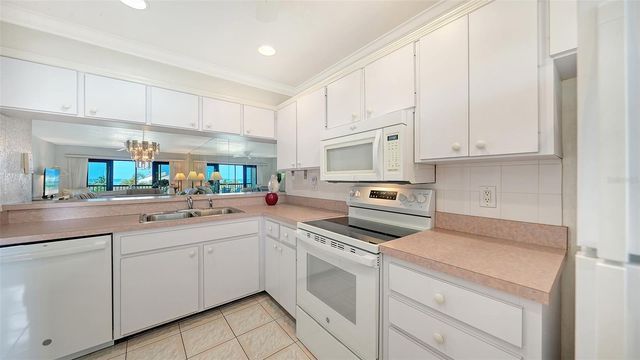 6234 MIDNIGHT PASS ROAD 307, Sarasota, FL 34242