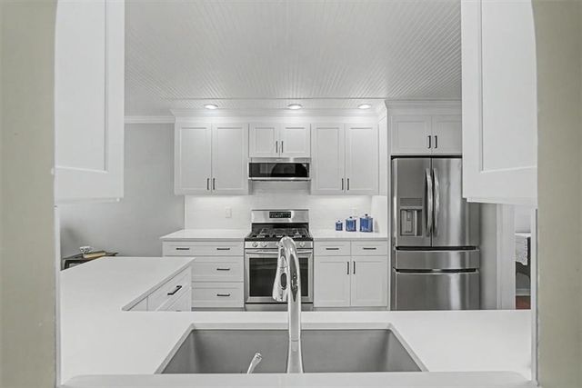 956 Taylors Farm Court, Canton, GA 30115
