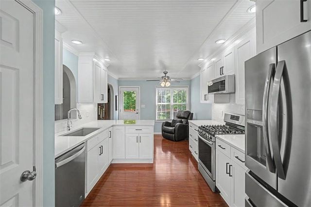 956 Taylors Farm Court, Canton, GA 30115