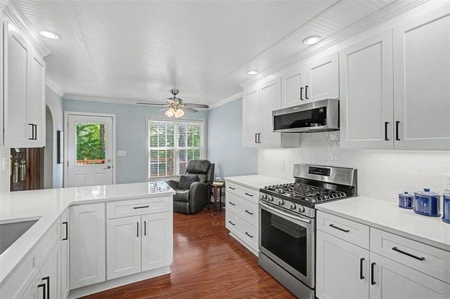 956 Taylors Farm Court, Canton, GA 30115