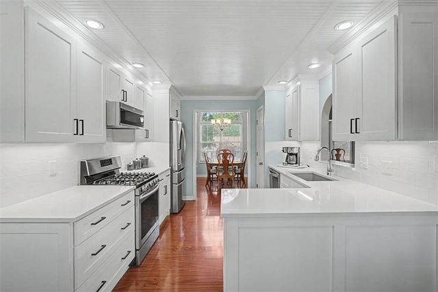 956 Taylors Farm Court, Canton, GA 30115