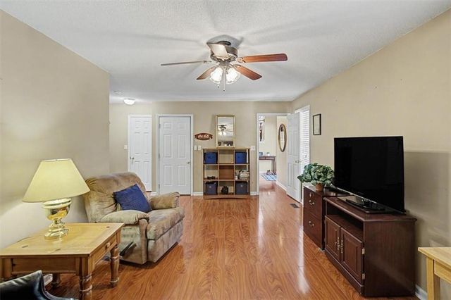 956 Taylors Farm Court, Canton, GA 30115