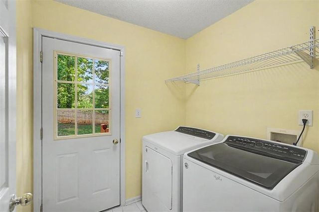 956 Taylors Farm Court, Canton, GA 30115