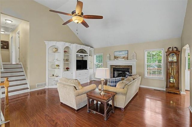 956 Taylors Farm Court, Canton, GA 30115