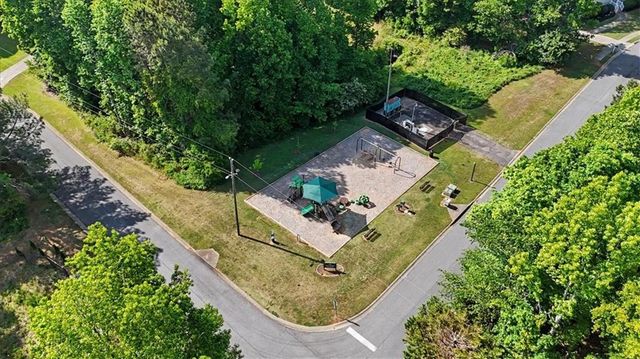 956 Taylors Farm Court, Canton, GA 30115