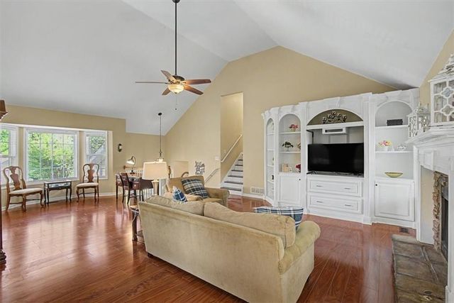956 Taylors Farm Court, Canton, GA 30115